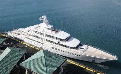 Yacht owned by Lanai owner Larry Ellison docked in Honolulu Harbor - Oahus Best Homes