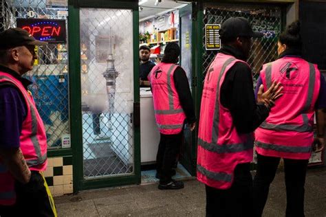 In New Zealand, Maori Wardens Take a Different Approach to Crime - The New York Times