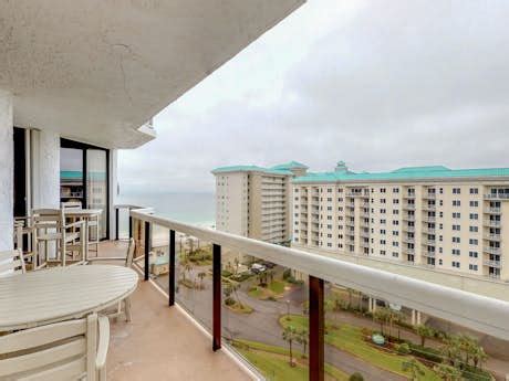 Miramar Beach Rentals, Condos | Professionally Cleaned | Vacasa