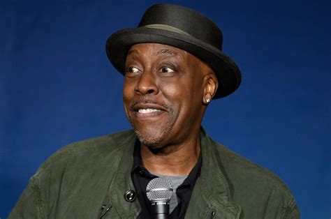 Arsenio Hall makes COVID joke at 'Coming 2 America' premiere