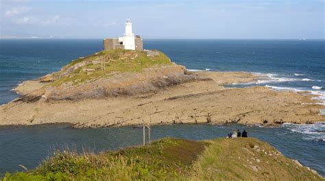 Mumbles Lighthouse in Swansea | Expedia.co.uk