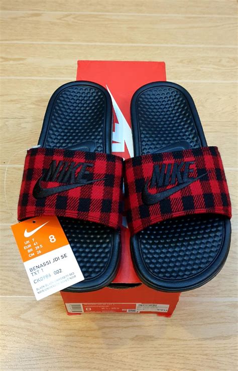 Nike Benassi Slides, Men's Fashion, Footwear, Slippers & Slides on Carousell