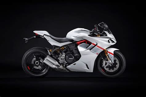 Ducati SuperSport 950 S Breaks Cover in Stripe Livery to Make Sure It's ...