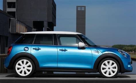 2019 Mini Cooper Cooper FWD Features and Specs