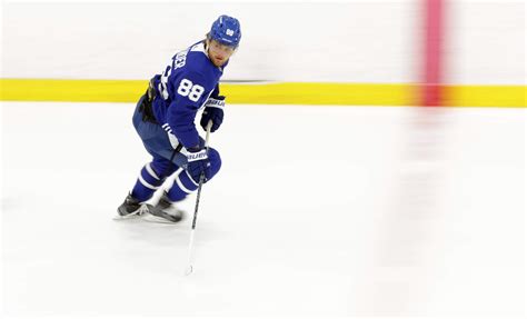 William Nylander practices in full, finally speaks about mysterious ...