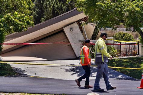 12 homes torn apart by landslide on Southern California's Palos Verdes Peninsula