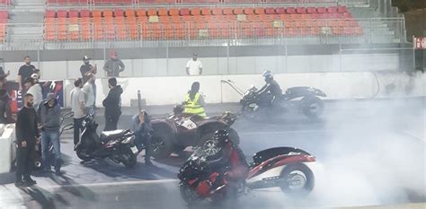 Kuwait Motor Town hosts drag racing competition | Kuwait Times Newspaper