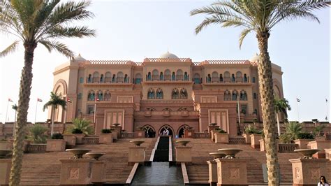 Emirates Palace Tour - Abu Dhabi | Flying Fashionista