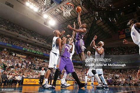 Amare Stoudemire Dunk Photos and Premium High Res Pictures - Getty Images