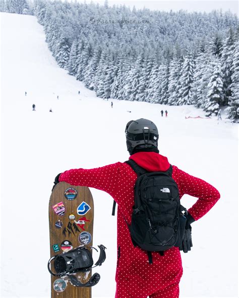 Snowboard Trip Packing List Essentials - What To Wear Snowboarding?