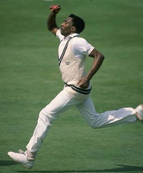 Neil Williams bowling for Middlesex in 1994 | ESPNcricinfo.com