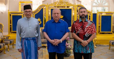 Sultan of Johor, Tunku Mahkota Johor grant audience to PM | New Straits Times