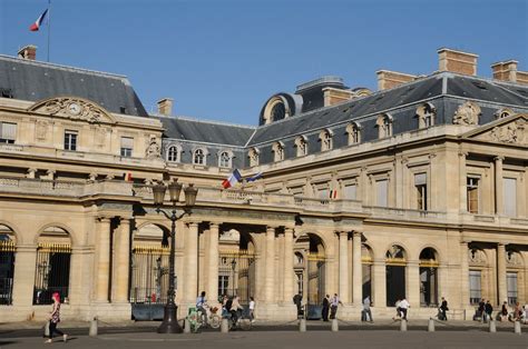 Une introduction au Palais Royal de Paris
