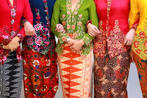 Tips Menjaga Warna Pakaian Batik Tetap Cerah | Smart Mom Club