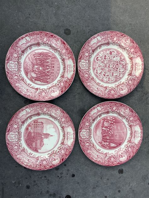 Set of 4 Wedgwood Historic Large Plates. - Etsy