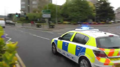 Thames valley police Vauxhall astra incident response vehicle on emergency call - YouTube