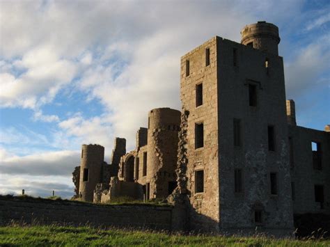 The ruined New Slains Castle that may have been the inspiration for ...