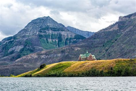 Top 10 Things to do in Waterton Lakes National Park – Earth Trekkers