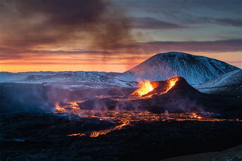 2021冰岛火山爆发II摄影图