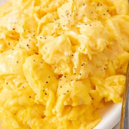 Fluffy Scrambled Eggs (Step by Step!) - The Cozy Cook