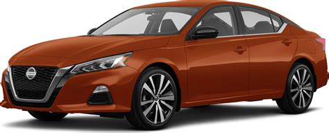 2021 Nissan Altima Reviews, Pricing & Specs | Kelley Blue Book