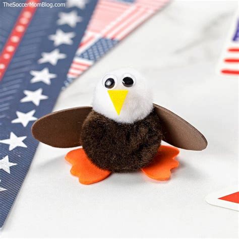 Learn how to make two super cute and easy bald eagle craft ideas for kids: pom pom bald eagles ...