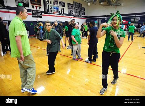 Students from 20 high schools dance to 'Roar' by Katy Perry at the ...