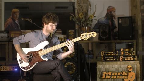 Michael League - Snarky Puppy - BASSE EN LIGNE