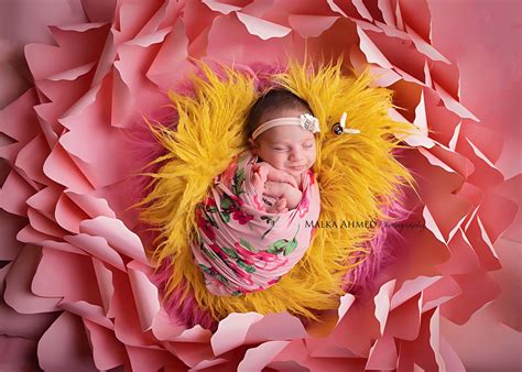 Giant baby flower prop for photography | Flower props, Giant paper flowers, Paper flower art