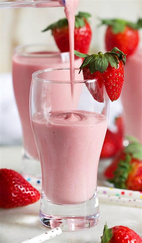 Easy Strawberry Banana Smoothie Recipe - The Suburban Soapbox