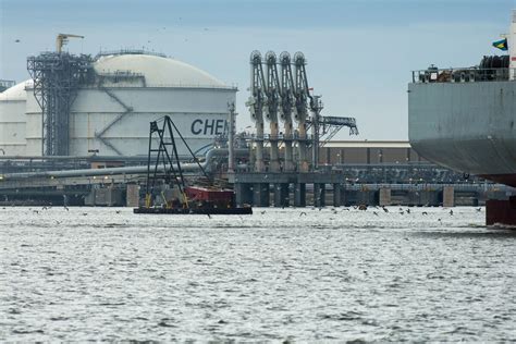 Undocumented Workers at Cheniere LNG Site in Louisiana Arrested - Bloomberg