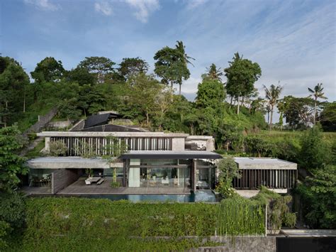 A Hillside House In Indonesia [Video]Interior Design Ideas.