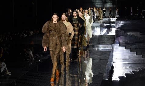 London Fashion Week trades catwalks for online innovation - Global Times