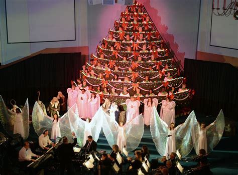 Singing Christmas Tree tradition returns for 47th year - masslive.com