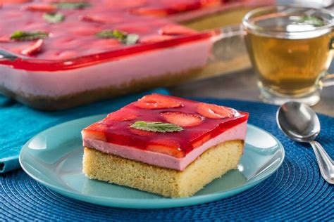 Strawberry Gelatin Cake