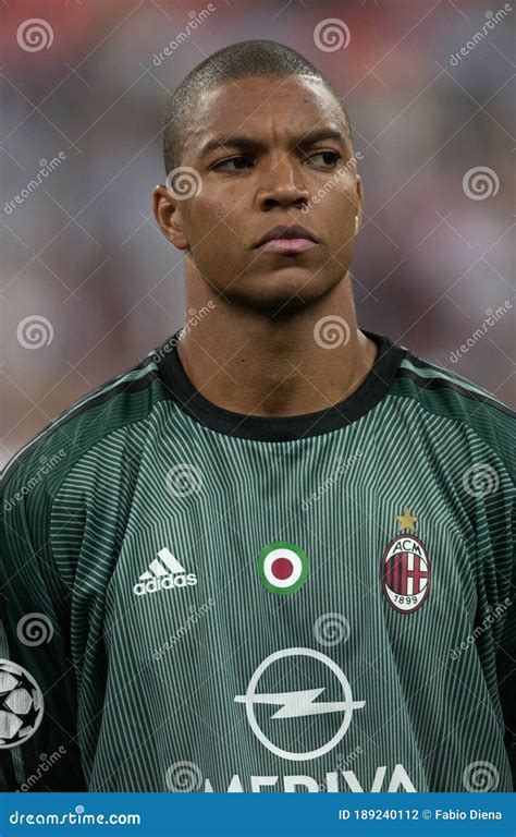 Dida before the match editorial photography. Image of italian - 189240112