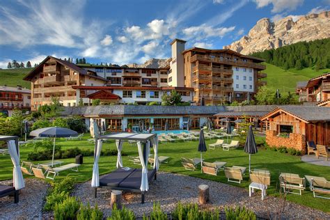 Dolomiti Wellness Hotel Fanes - Badia. Jetzt online buchen