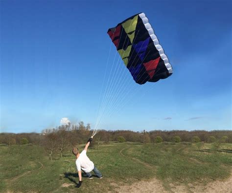 A Giant Kite : 11 Steps (with Pictures) - Instructables