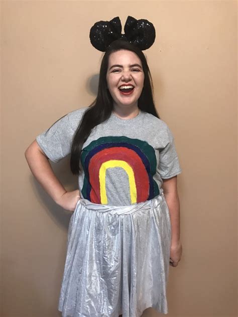 Retro Epcot Minnie Mouse | Easy DIY Disney Costumes | POPSUGAR Smart Living Photo 10