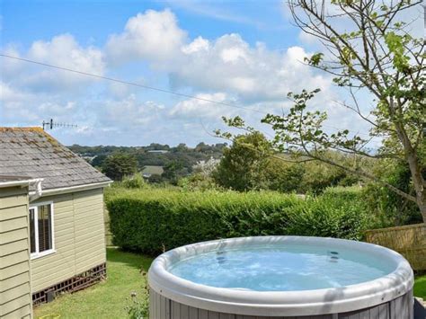 Culver Chalet (Ref : UK12518) in Bembridge, near Sandown with hot tub ...