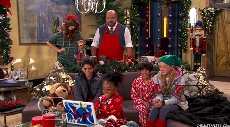 Peyton List / Skai Jackson - "Disney's Jessie: Christmas Story" Images ...