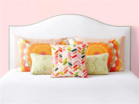 6 Bed Pillow Arranging Tricks To Try | HGTV