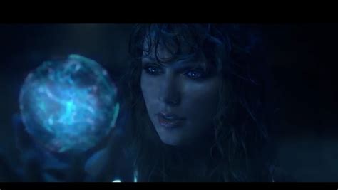 Taylor Swift prépare la sortie du clip futuriste et sulfureux de 'Ready for It?' - ladepeche.fr