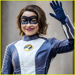 ‘The Flash’ Reveals Nora West-Allen in Her XS Suit in First Pics From Season 5 Premiere ...