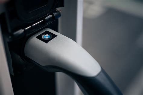 BMW LAUNCHES ITS WORLD-FIRST eDRIVE ZONE TECHNOLOGY IN IRELAND