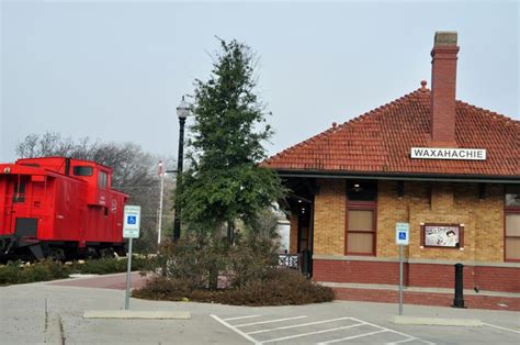 Waxahachie train depot and caboose. | Outdoor decor, Waxahachie, Train ...