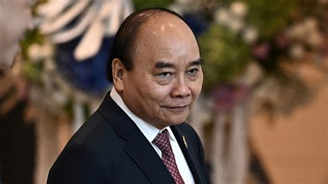 Vietnam President Nguyen Xuan Phuc quits amid Communist Party ...