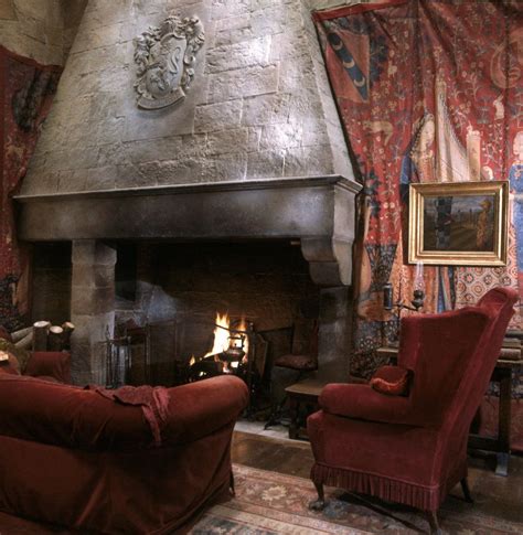 Behind the scenes: Creating the Gryffindor common room | Wizarding ...