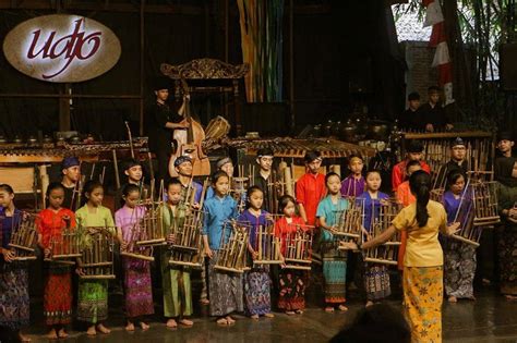 Saung Angklung Udjo, Harga Tiket Masuk, Lokasi dan Fasilitas