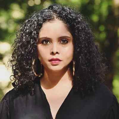 Rana Ayyub - Bio, Age, Net Worth, Height, Nationality, Single, Facts